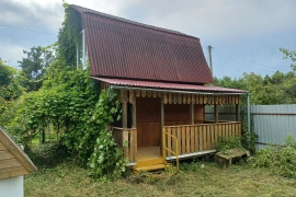 Продается дачный участок с двухэтажным дачным домиком. 